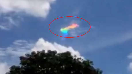 Graban Una Impresionante Nube Multicolor En El Cielo De Brasil