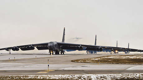 Bombarderos B-52 estadounidenses, capaces de portar armas nucleares.
