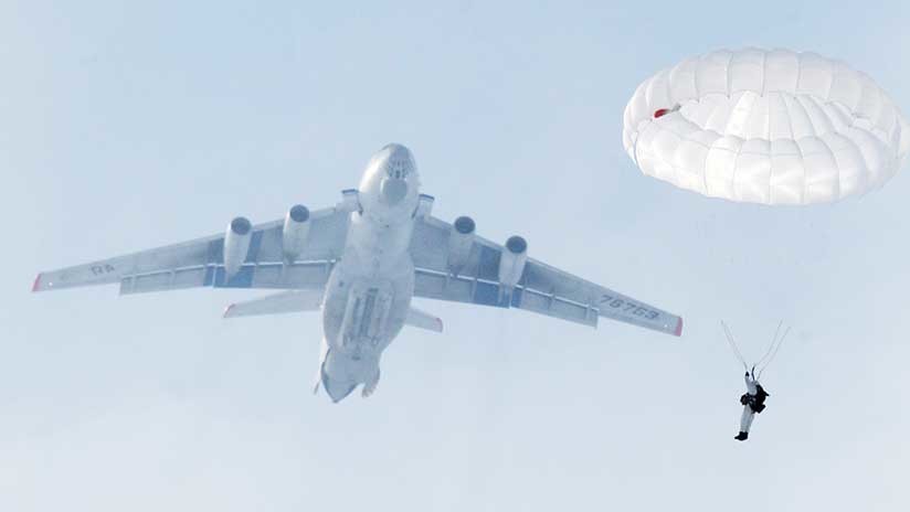 Ejército ruso será la única fuerza del mundo que podrá desembarcar equipos pesados desde aviones