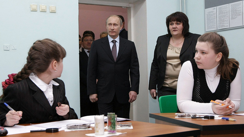 Un medio británico usa un ensayo de secundaria para 'develar' un complot de espías contra Putin
