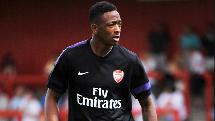Un exjugador de Arsenal recibe tarjeta roja por culpa de su apellido