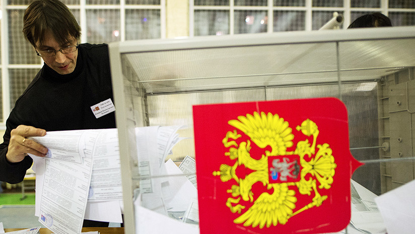 Anuncian los resultados a pie de urna de las elecciones en Rusia