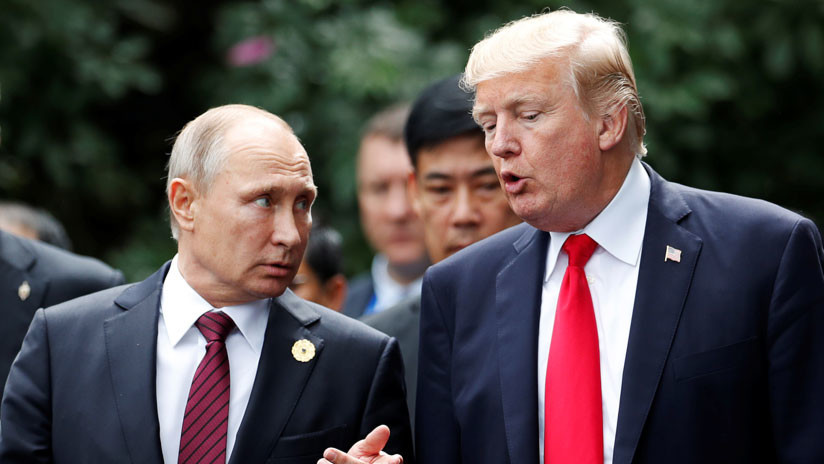 Donald Trump conversa por teléfono con Vladímir Putin