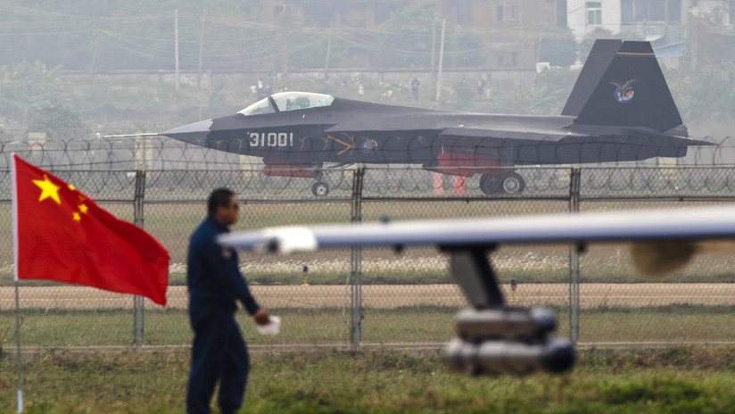 "Ensayo para la guerra": La Fuerza Aérea china realiza ejercicios en el mar de la China Meridional
