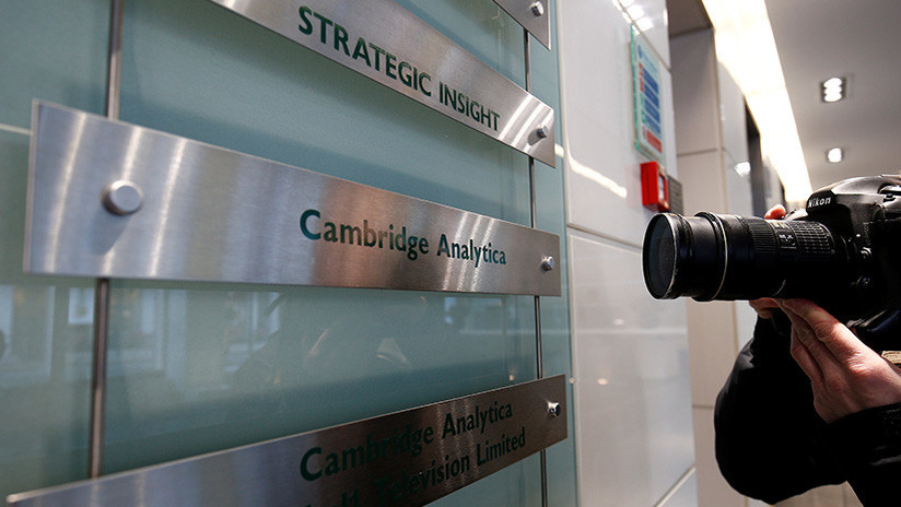 Acusan formalmente a Cambridge Analytica de violar las leyes electorales de EE.UU.