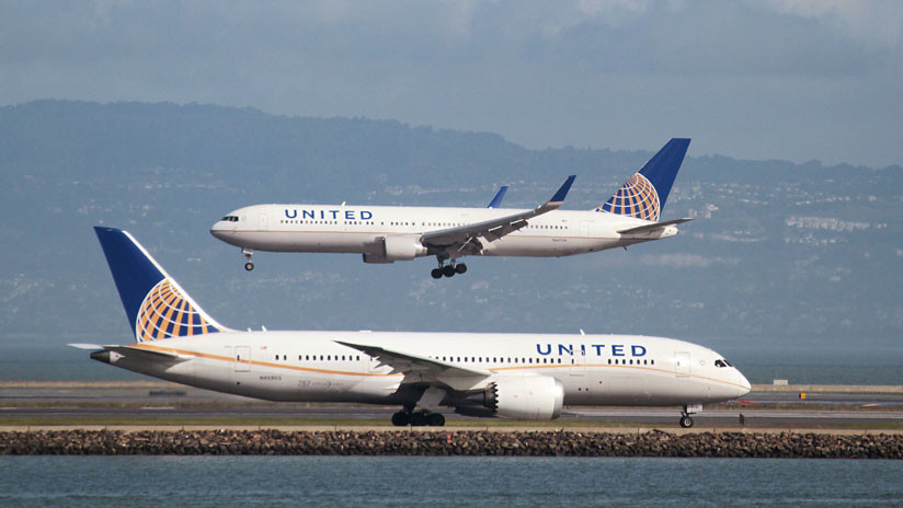 Un avión de United Airlines declara una emergencia y regresa a Pekín