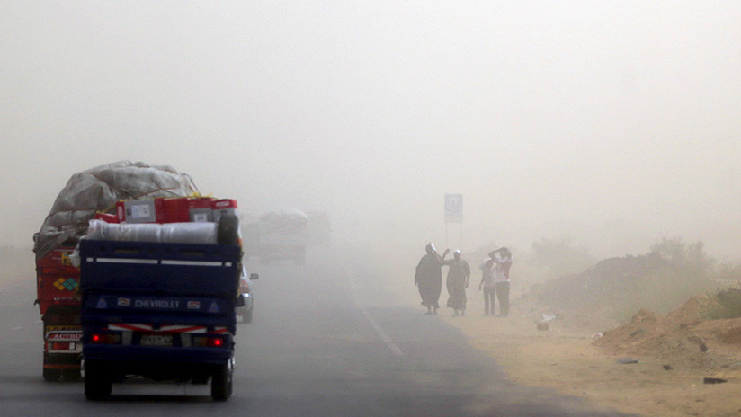 VIDEOS: Una fuerte tormenta de arena azota a Egipto