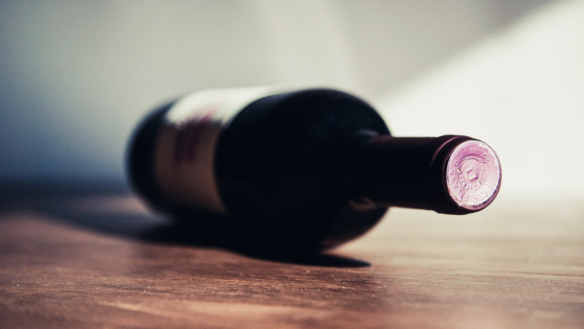 VIDEO: Miles de litros de vino 'premium' se derraman tras un infortunado accidente en una bodega