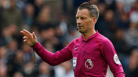 El árbitro británico Mark Clattenburg durante un juego de la Liga Premier inglesa, en 2017.