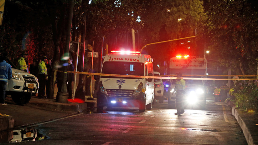 Ocho policías mueren en un atentado con explosivos en Colombia Ocho policías mueren en un atentado con explosivos en Colombia