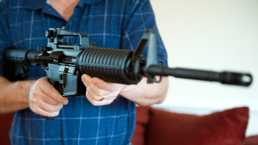 EE.UU.: detienen a un niño de 12 años armado con un AR-15 y a su hermano mayor con una pistola