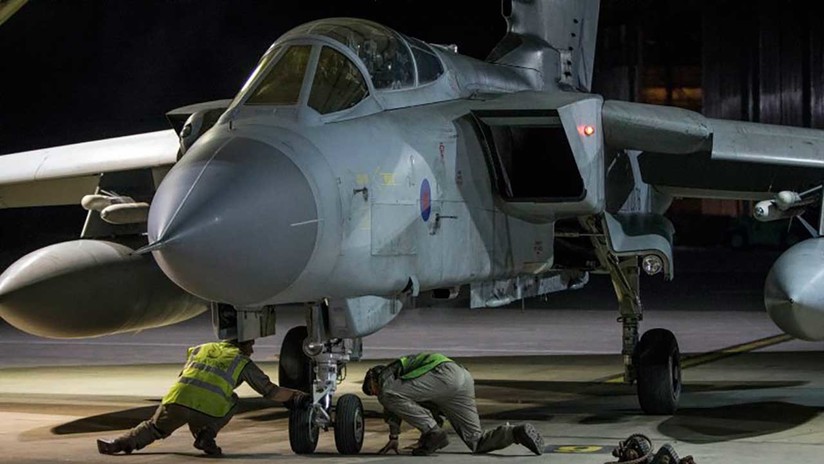 VIDEO, FOTOS: Reino Unido exhibe los aviones que esta noche usÃ³ para atacar a Siria