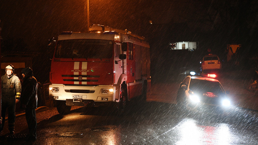FOTO, VIDEO: Un gran incendio azota un municipio cercano a Moscú
