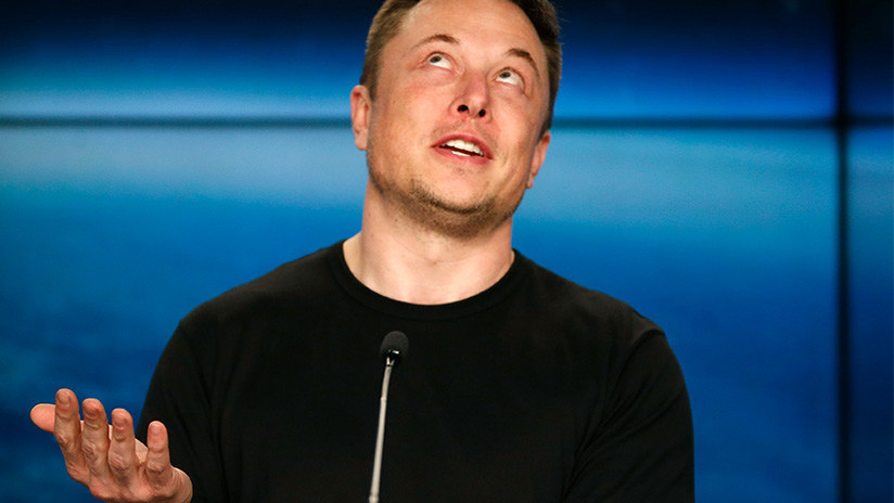 ¿Una donación para Musk? Recaudan dinero para que el jefe de Tesla duerma en un sofá "cómodo"