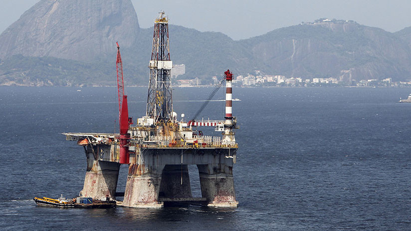 Trump califica de artificial el alza del precio del petróleo