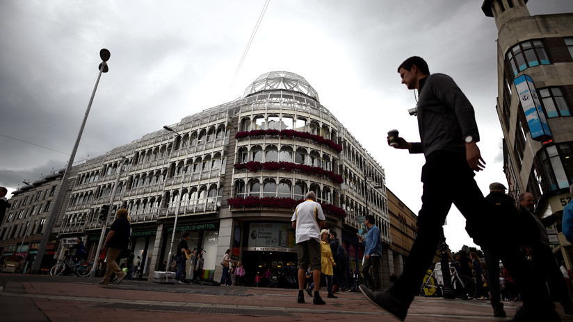 Alerta en Dublín por un ladrón que atraca a clientes de burdel y los delata ante sus mujeres