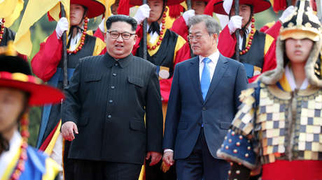 Los líderes de Corea del Norte y del Sur, Kim Jong-un y Moon Jae-in (respectivamente)