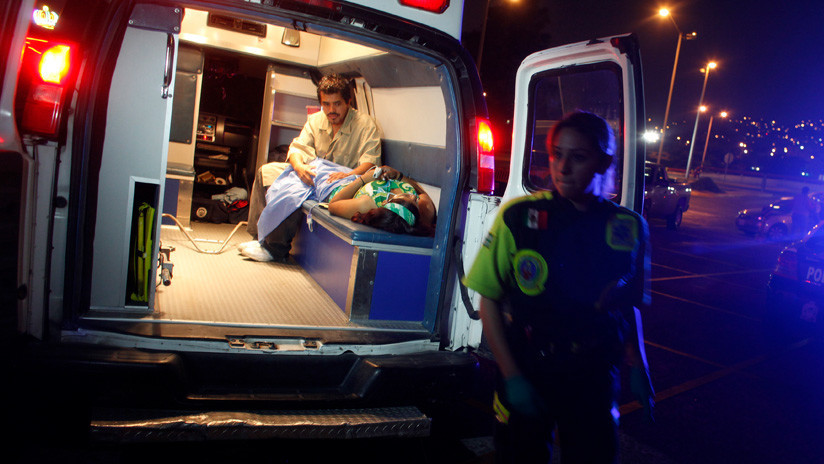 FUERTE VIDEO: Una madre muere tras caer al vacío con su hija desde una atracción en México