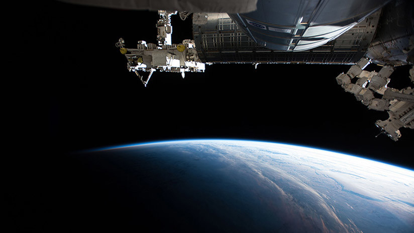 La Expedición 55 de la EEI realiza una caminata espacial