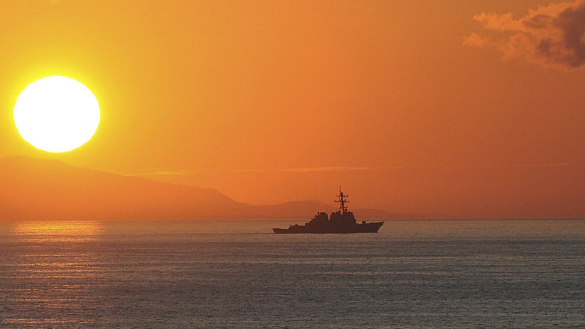 Dos buques militares de EE.UU. pasan cerca de islas en disputa en el mar de la China Meridional
