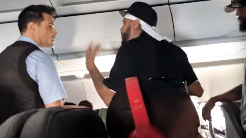VIDEO: Le negaron más cerveza en un vuelo, armó un escándalo y ahora enfrenta 20 años de prisión