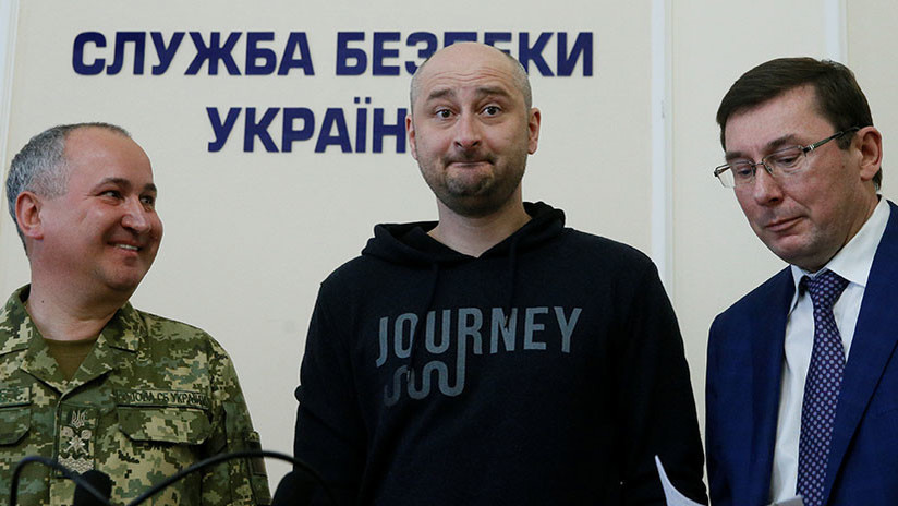 Elvis, Nicolás II, Trotski y los dinosaurios 'resucitan' al conocerse que Bábchenko está vivo