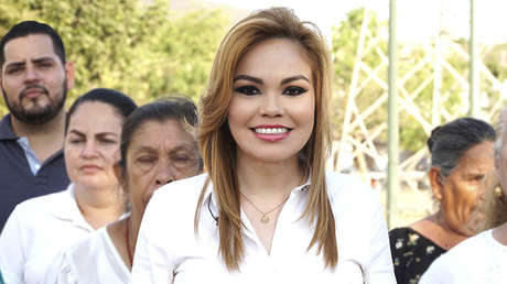 Candidata a diputada por el partido gobernante de México ofrece su 'pack' para atraer votos
