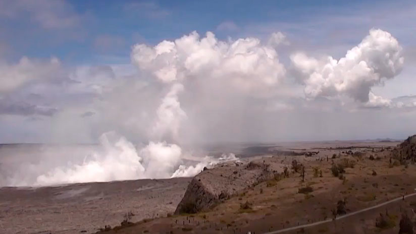 A vista de dron: Así luce un cráter del tamaño de 90 campos de fútbol del volcán Kilauea en Hawái