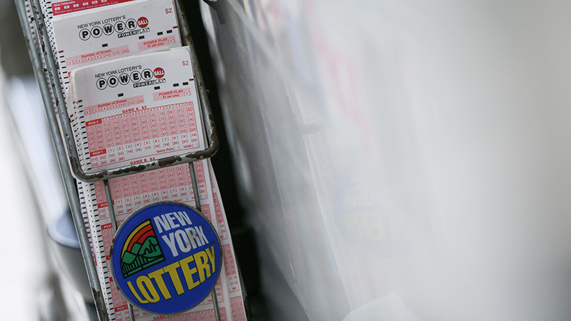 Millonario sin querer: Compra lotería para descambiar billete de 100 dólares y gana un premio mayor