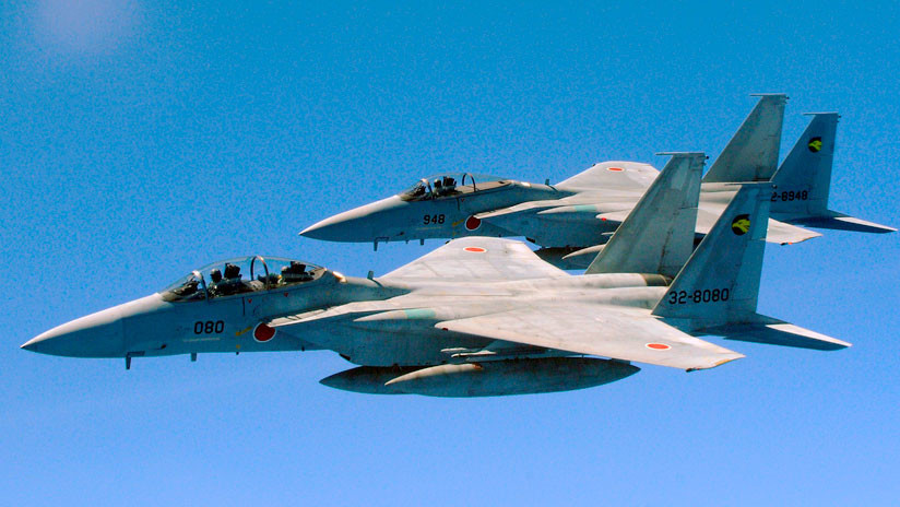 Japón: Dos cazas F-15 casi provocan un accidente con un avión de pasajeros
