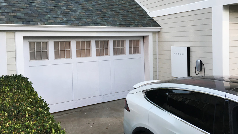 Tesla reducirá su negocio solar y cerrará una docena de instalaciones