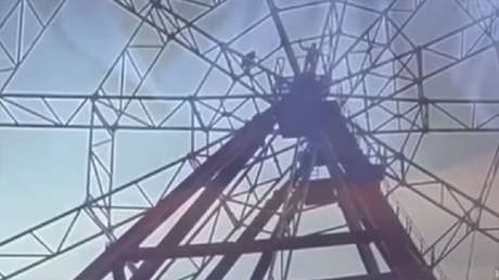 FUERTES IMÁGENES: Un hombre bebido cae de una noria tras intentar hacerse un 'selfi'