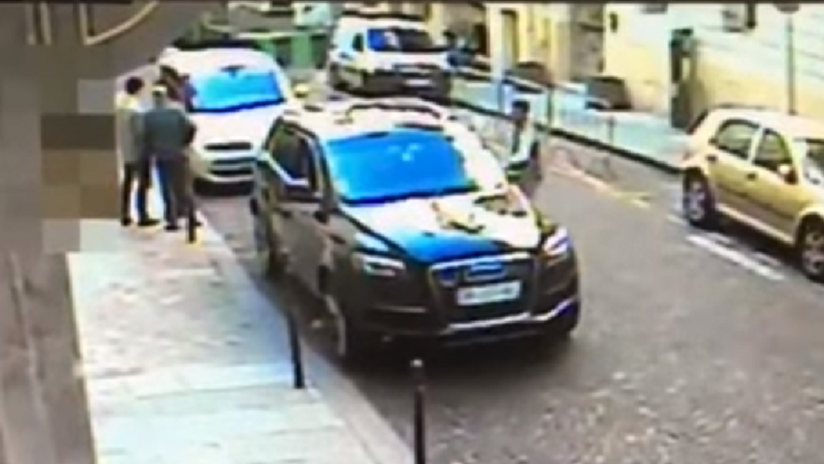 VIDEO: Roban a lo 'GTA' el coche de un agregado israelí con documentos clasificados en su interior