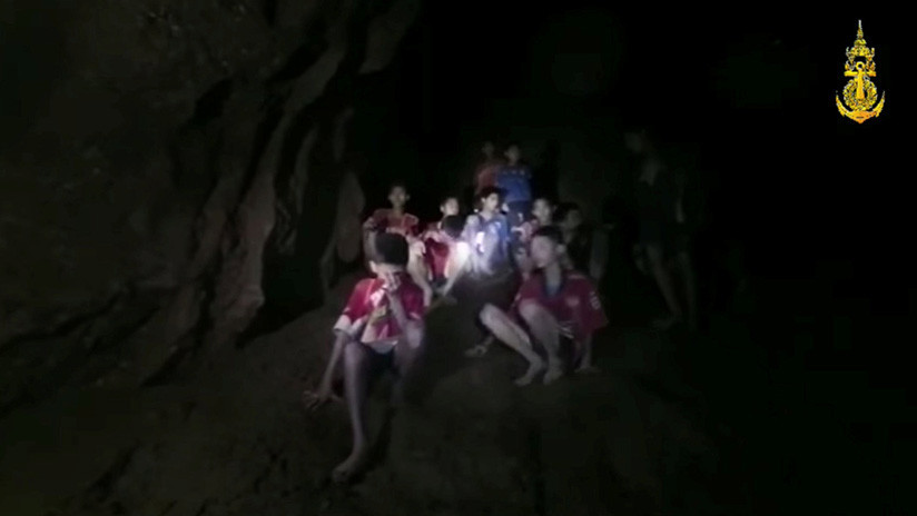 Uno de los niños atrapados en Tailandia celebra su 14 cumpleaños en la cueva