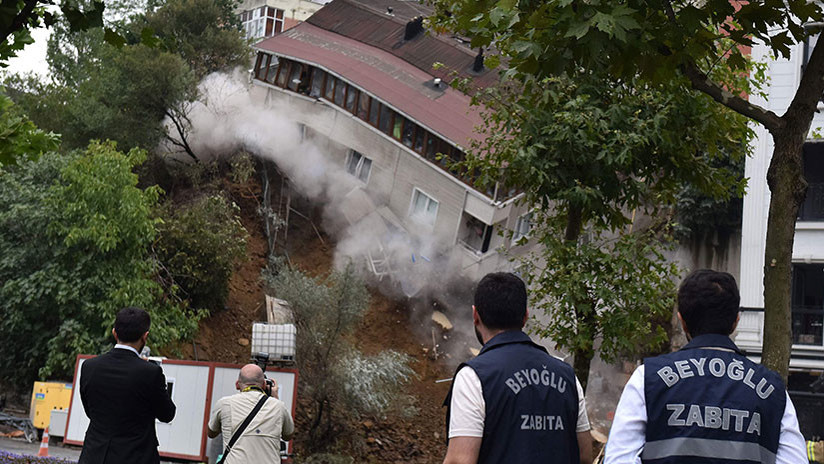 VIDEOS: El momento en que un edificio de cuatro pisos se derrumba en Turquía