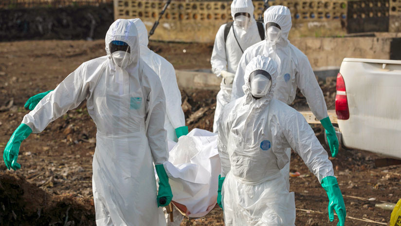 Una mujer que sobrevivió al Ébola infecta a su familia un año después