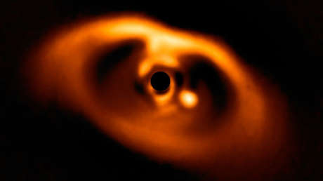 Fotografían por primera vez el nacimiento de un planeta