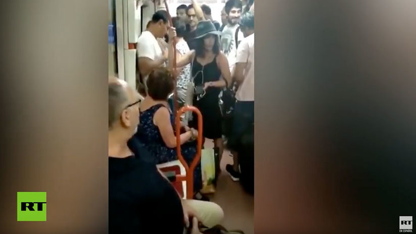 Xenofobia y racismo en el Metro de Madrid — Vídeo Xenofobia y racismo en el Metro de Madrid — Vídeo
