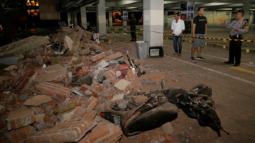 VIDEOS, FOTOS: Un fuerte terremoto de 6,9 en Indonesia deja al menos 91 muertos