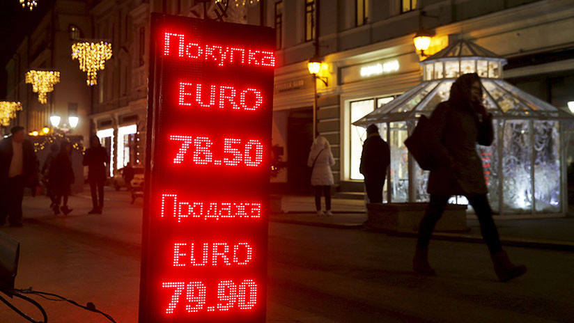 "Rusia y sus aliados deberían abandonar el dólar en los pagos mutuos en respuesta a las sanciones" 