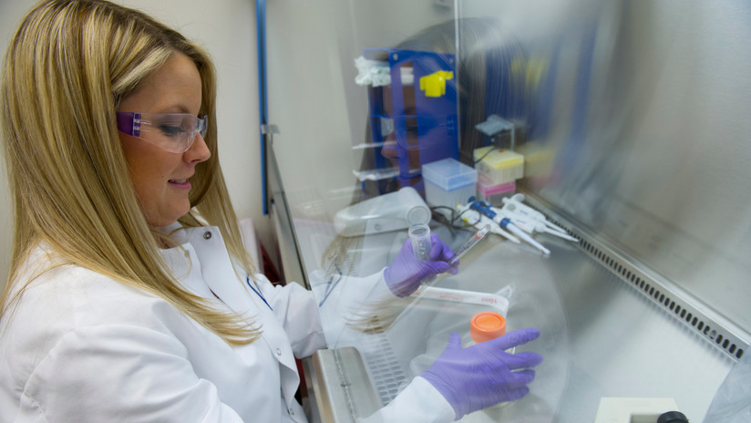 Aprueban el primer medicamento para silenciar genes