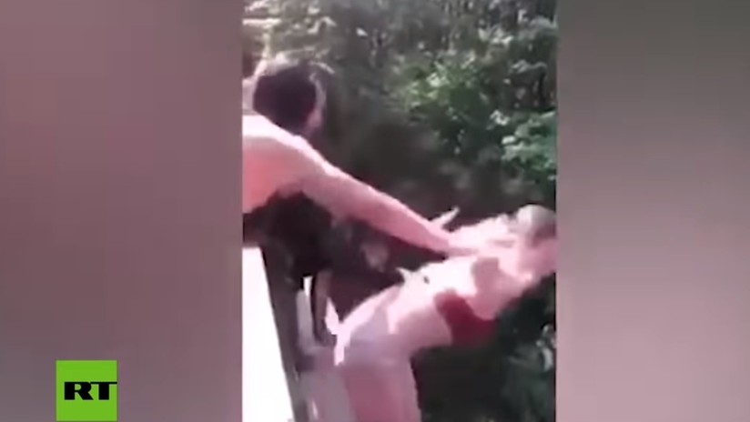 FUERTE VIDEO Imputan cargos a la joven que empujó a su amiga de un puente y casi la mata