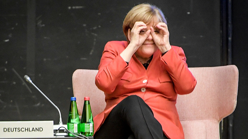 FOTO: Merkel 'vigila' a los militares rusos desde la frontera en Georgia