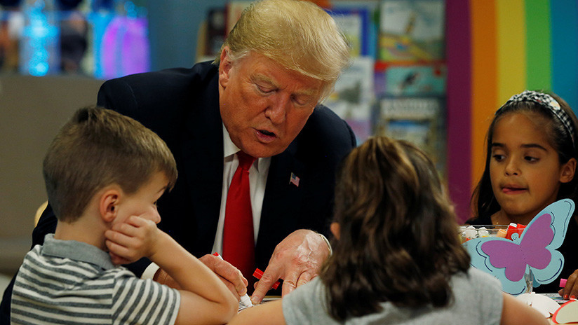Fail presidencial: Donald Trump pinta incorrectamente la bandera estadounidense