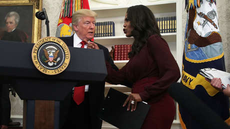 Exasesora de la Casa Blanca revela otra grabación, esta vez con Trump, y amenaza con difundir más