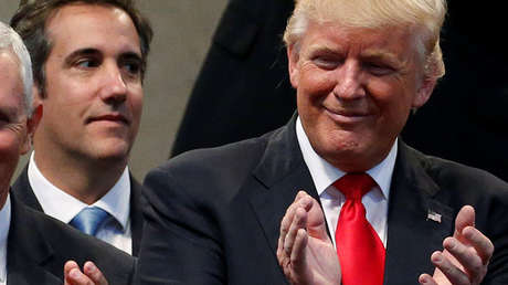 Donald Trump junto con su abogado Michael Cohen en Cleveland Heights, Ohio (EE. UU.), el 21 de septiembre de 2016.