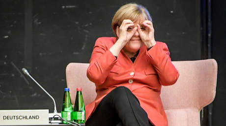 FOTO: Merkel 'vigila' a los militares rusos desde la frontera en Georgia