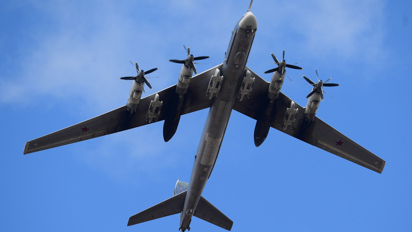 Bombarderos rusos Tu–95 MS disparan misiles de crucero en los ejercicios militares Vostok-2018
