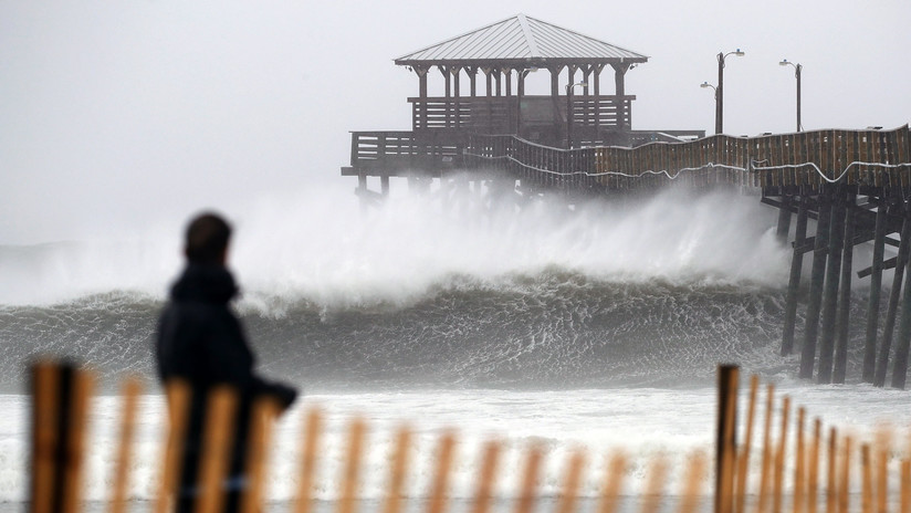 VIDEOS: Florence comienza a inundar parte de las Carolinas