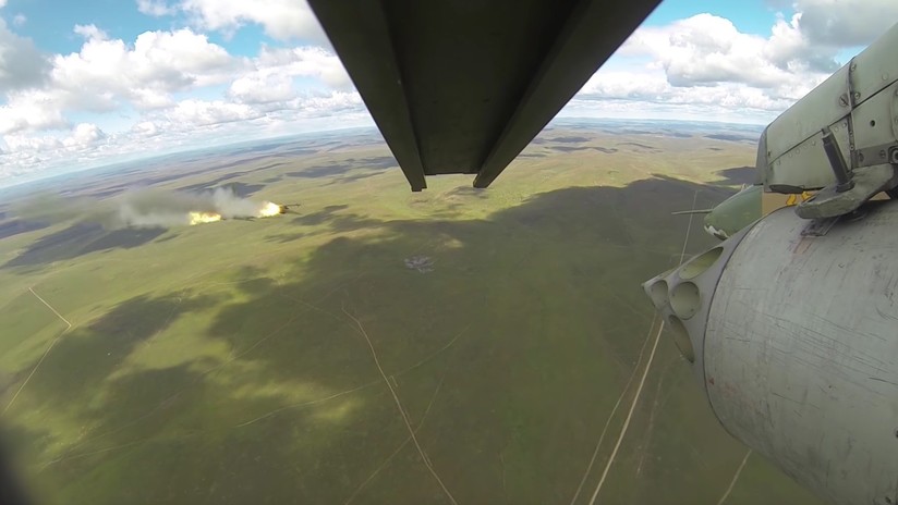 Maniobras Vostok-2018: Aviones de ataque rusos muestran los dientes destrozando tanques (VIDEO)